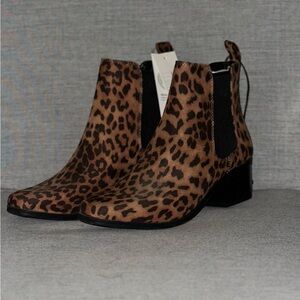 Universal Thread Brown and Black Ankle Booties
